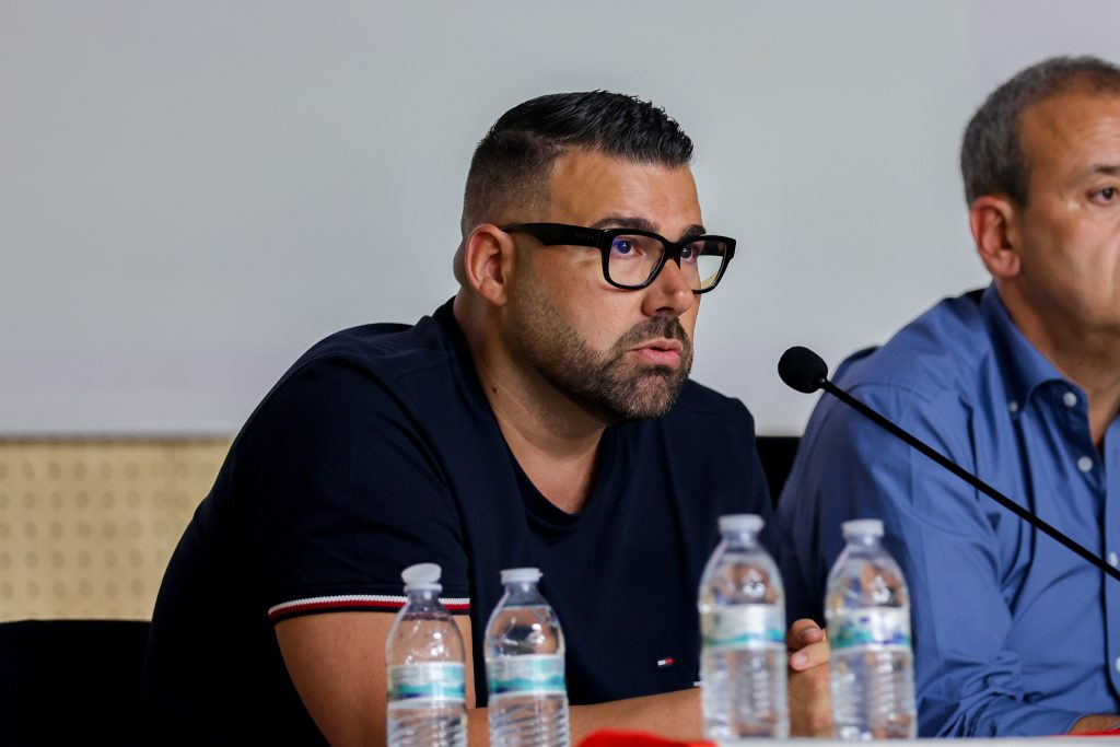 LEIXÕES NA DIREÇÃO DA LIGA