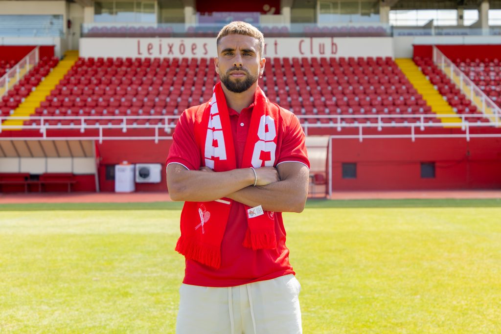 Paulinho Mota regressa a casa