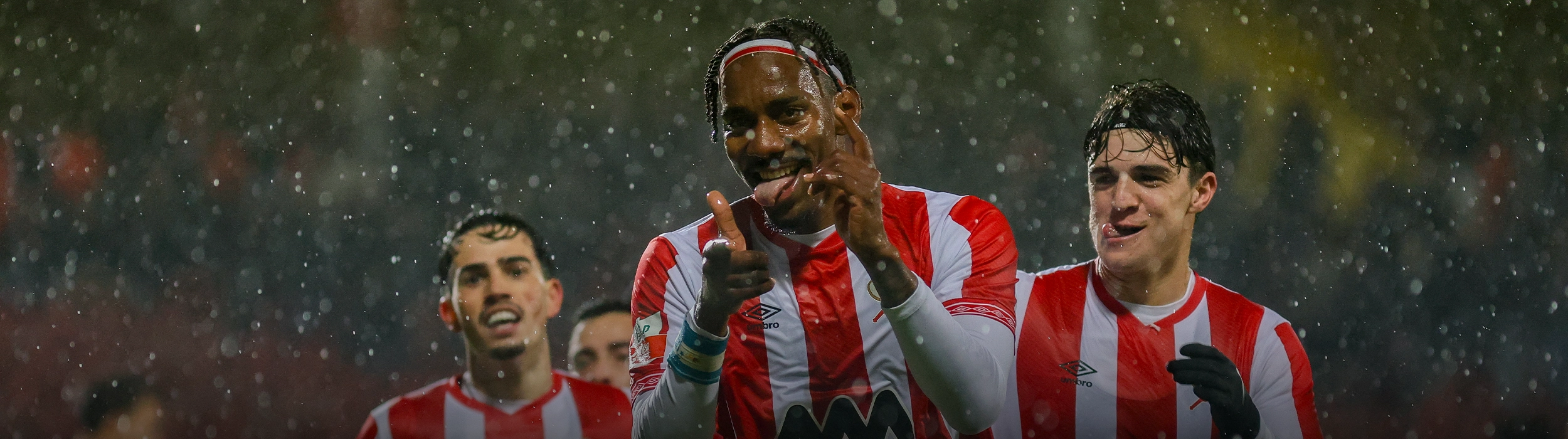 Armada sorri no temporal