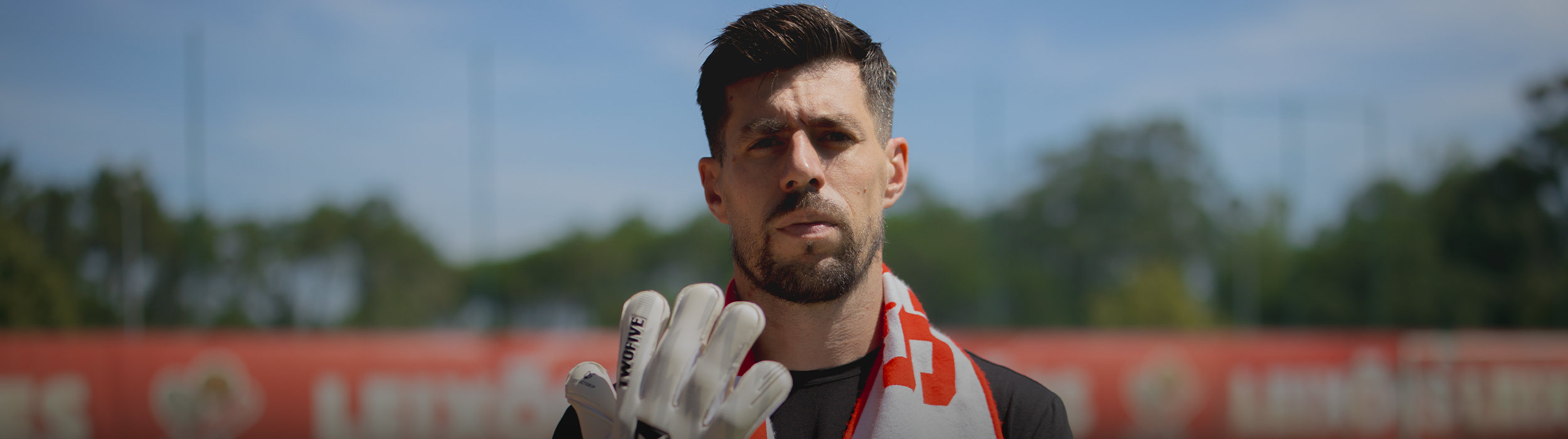 Caio Secco na baliza da Armada